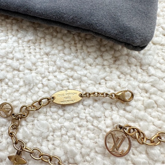 Louis Vuitton Monogram Charm Blooming Supple Bracelet | Gold - Picture 6 of 13